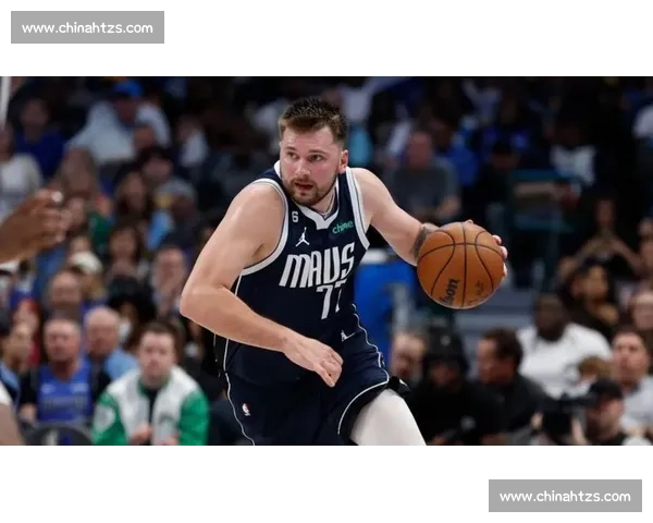 东契奇的假动作:能把防守人晃出 “后遗症” 东契奇的假动作:能把防守人晃出 “后遗症”