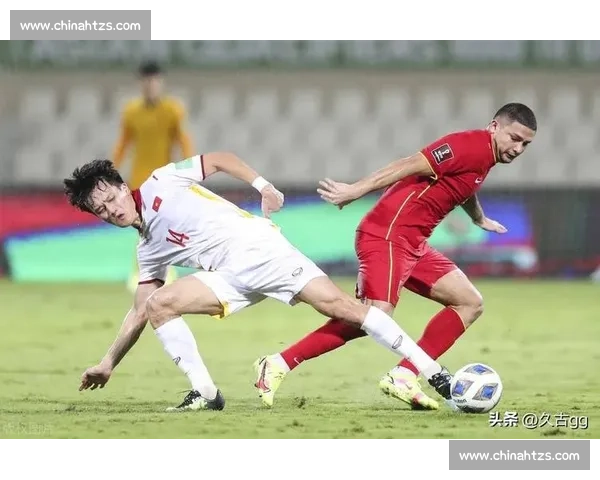 女球迷喊 “挡着我了”!小熊艾克森成进球 “障碍物”? 女球迷喊 “挡着我了”!小熊艾克森成进球 “障碍物”?